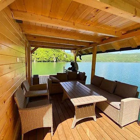 Floating House * Perucac